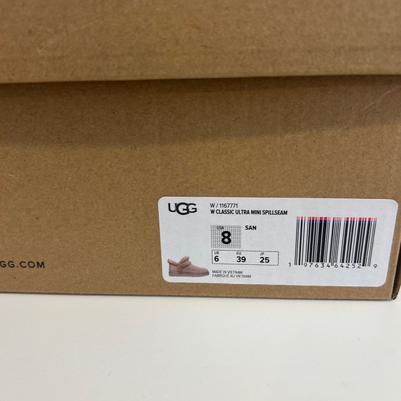Women's UGG Classic Ultra Mini Spillseam size 8 - Picture 9 of 9